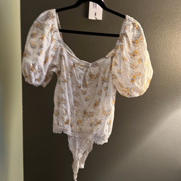1 hour sale. Free People, floral top (Angela body suit, snaps at crotch), medium - Picture 6 of 11